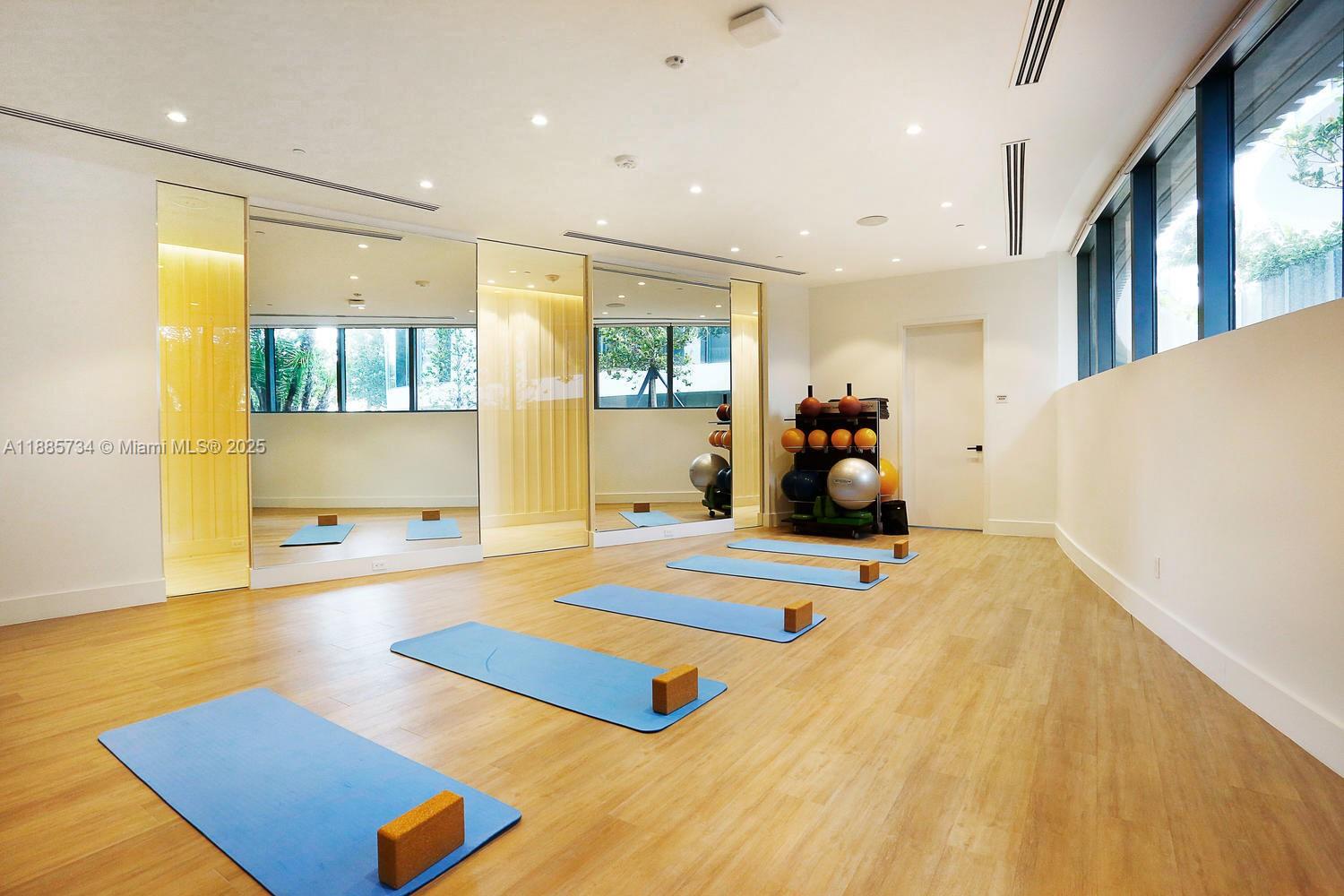 CLUB RESIDENCES AT PARK G - Residential