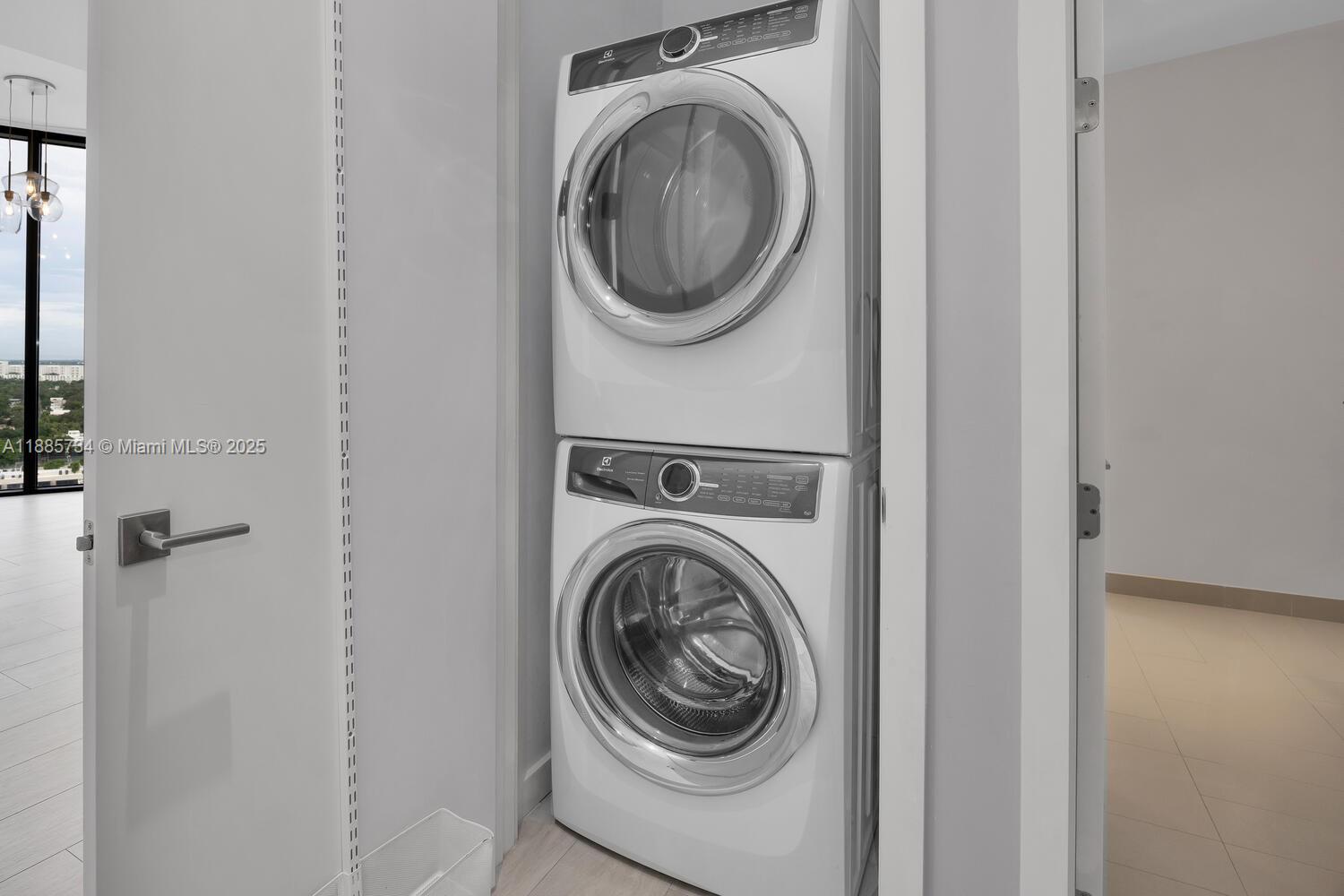 CLUB RESIDENCES AT PARK G - Residential