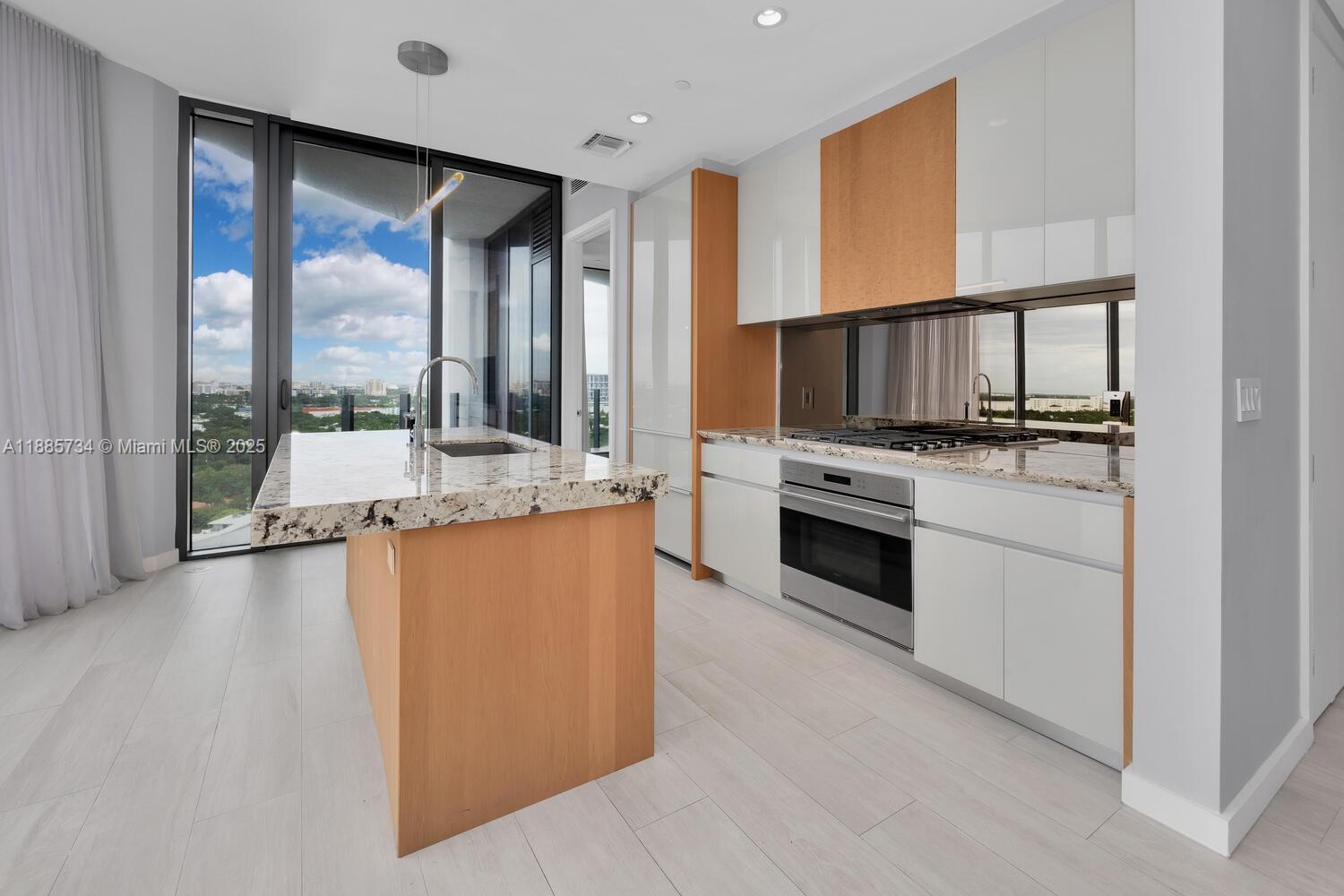 CLUB RESIDENCES AT PARK G - Residential