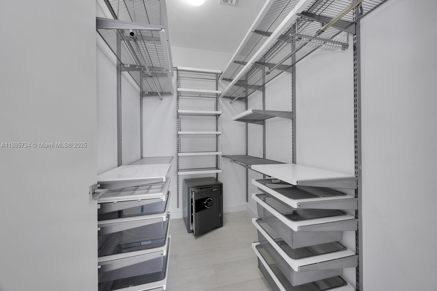 CLUB RESIDENCES AT PARK G - Residential