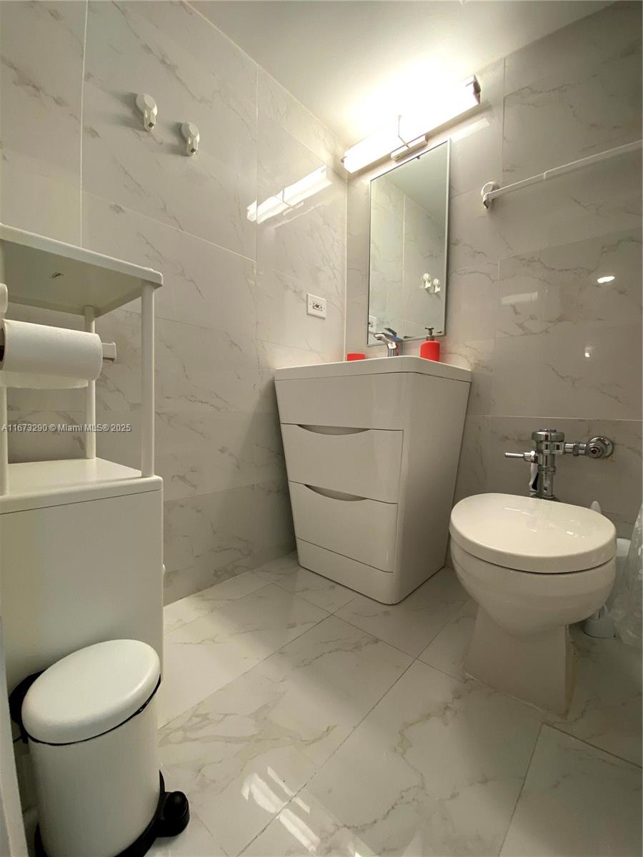 FLAMINGO SOUTH BEACH I CO - Residential Lease