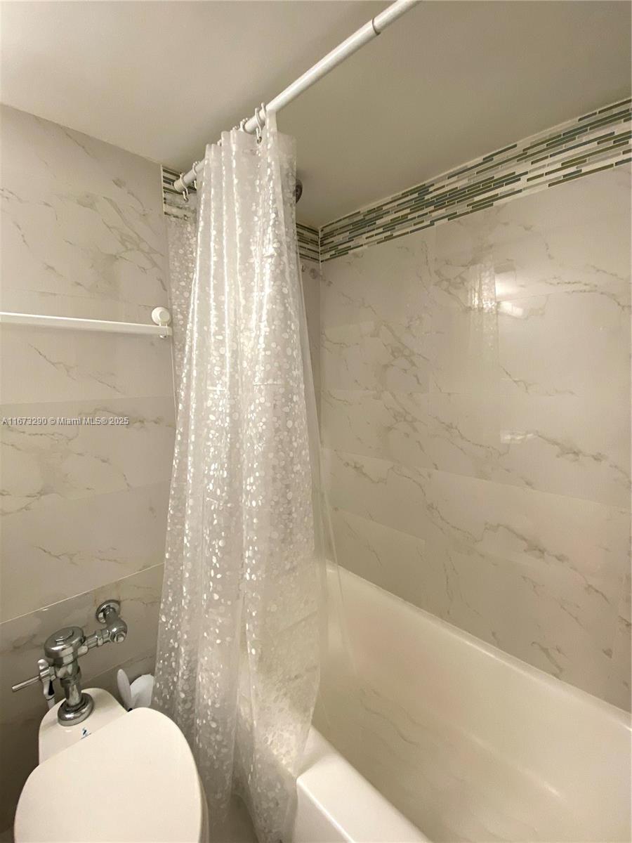 FLAMINGO SOUTH BEACH I CO - Residential Lease