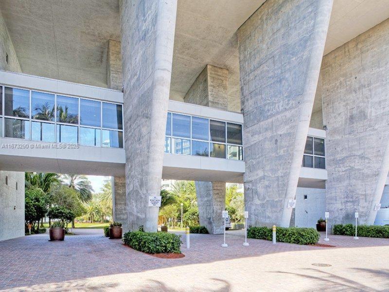 FLAMINGO SOUTH BEACH I CO - Residential Lease