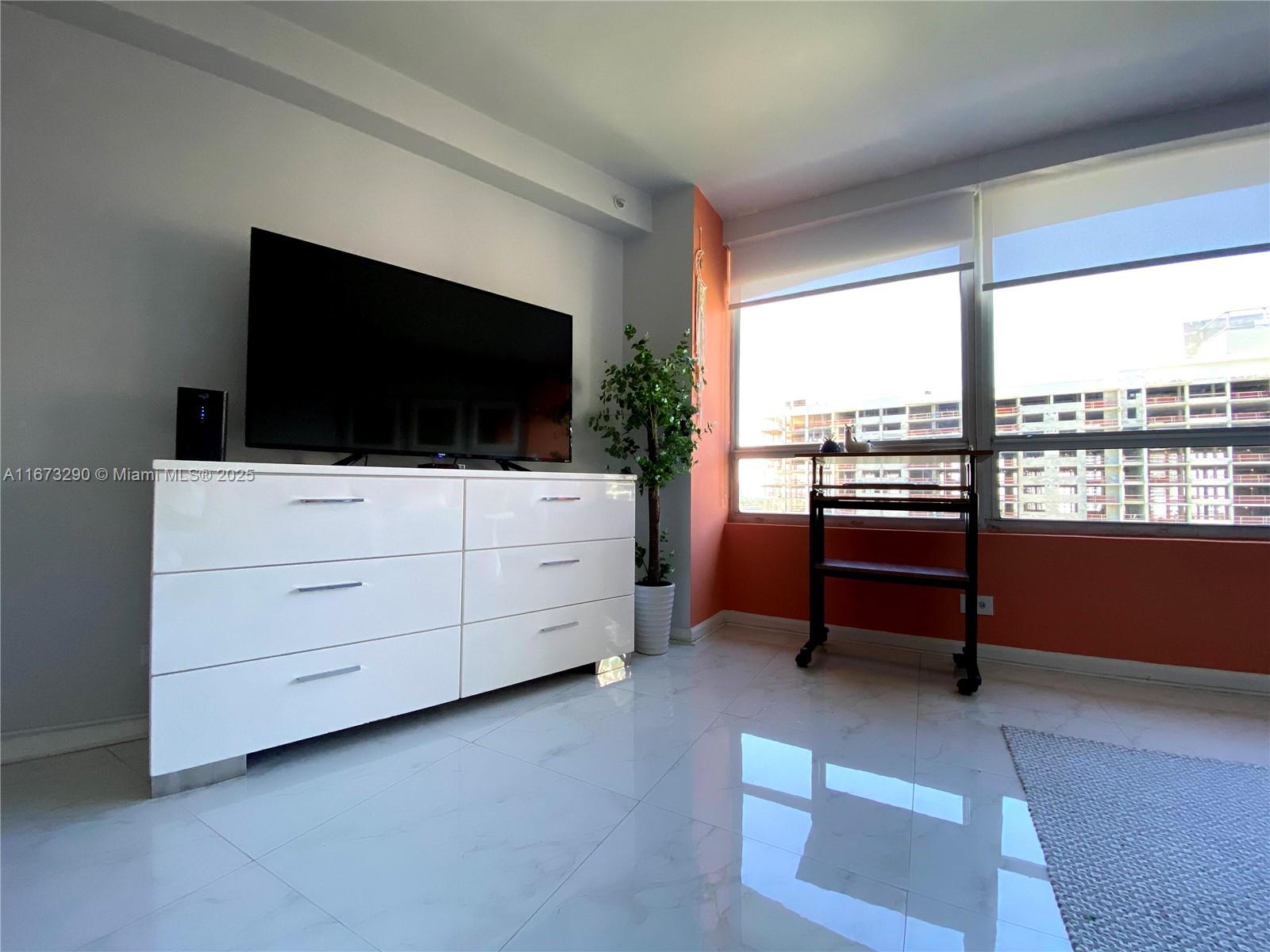 FLAMINGO SOUTH BEACH I CO - Residential Lease