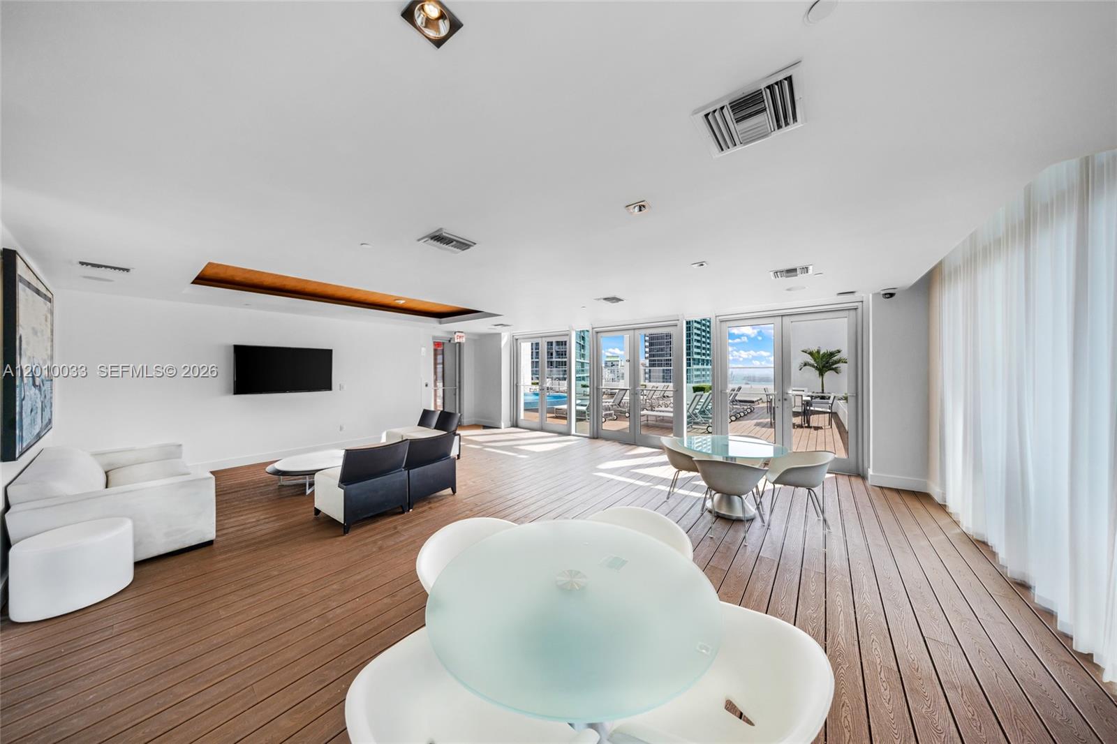 500 BRICKELL EAST CONDO - Residential