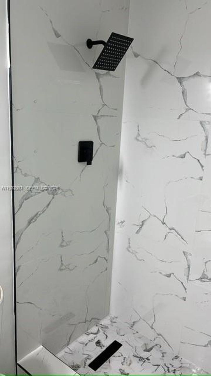 RENOVATED PROPERTY , NW GRANITE KITCHEN, NEW PORCELAINE FLOOR, NEW BATHROOMS, FRESHLY PAINTED.