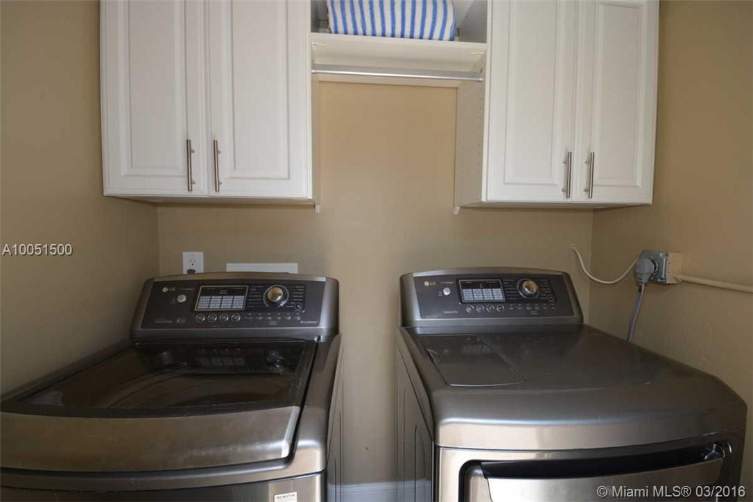 Hollywood Lakes Sec 1-32 - Residential