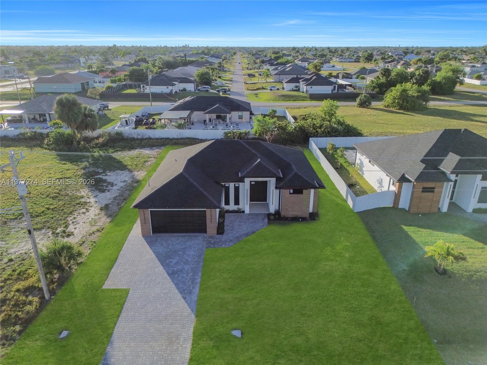 CAPE CORAL - Residential