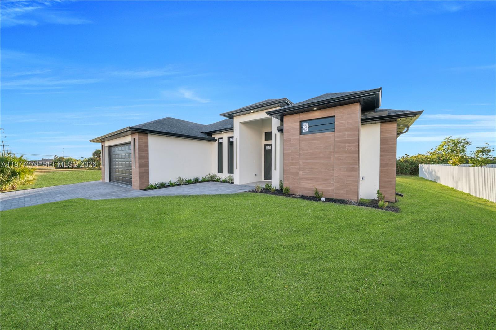 CAPE CORAL - Residential