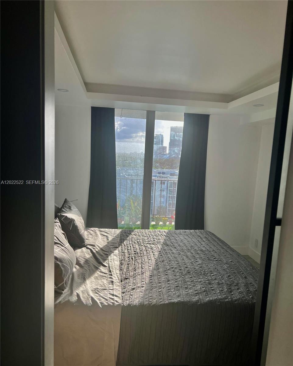 ISLAND SHORES CONDO - Residential