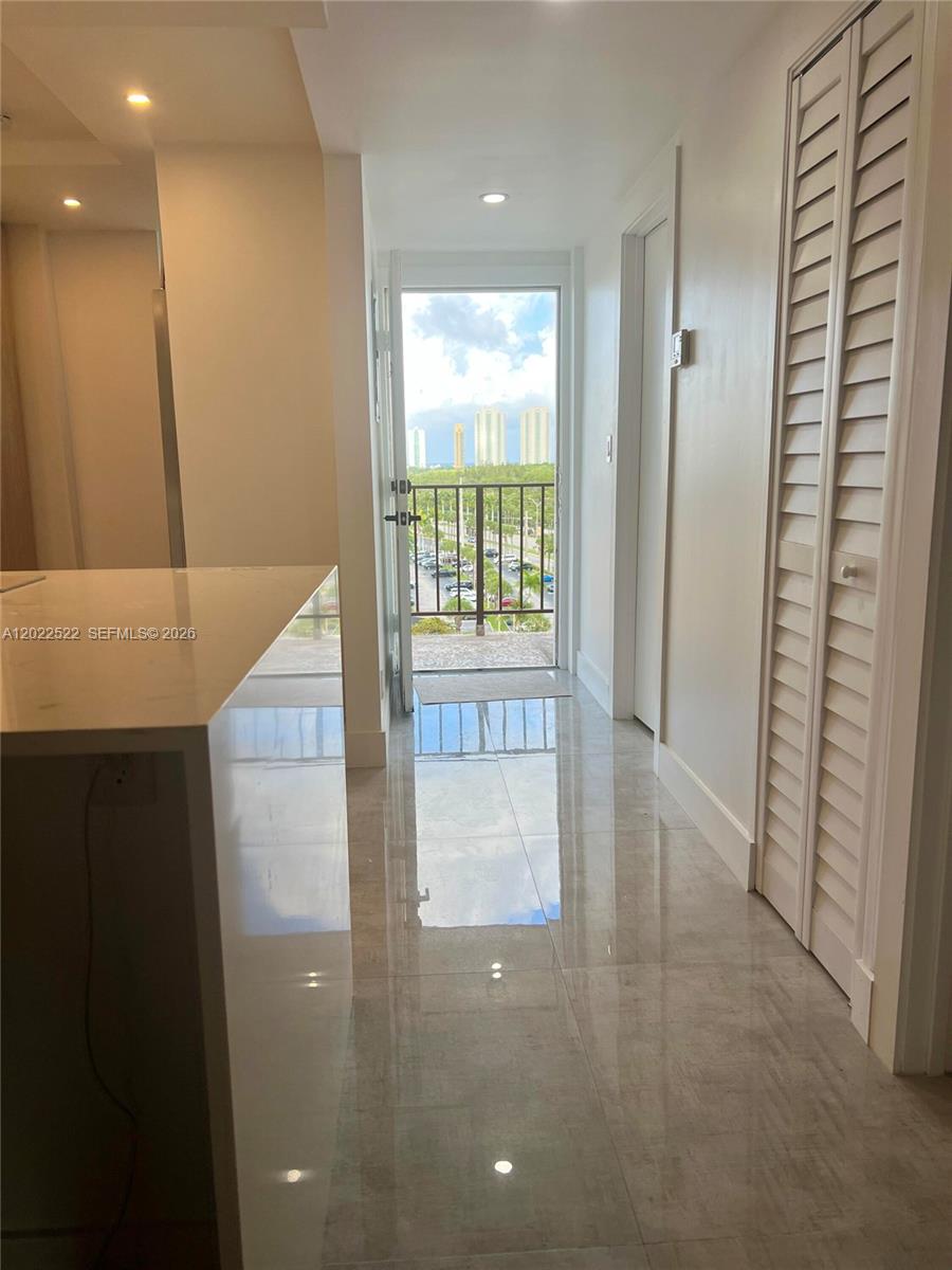 ISLAND SHORES CONDO - Residential