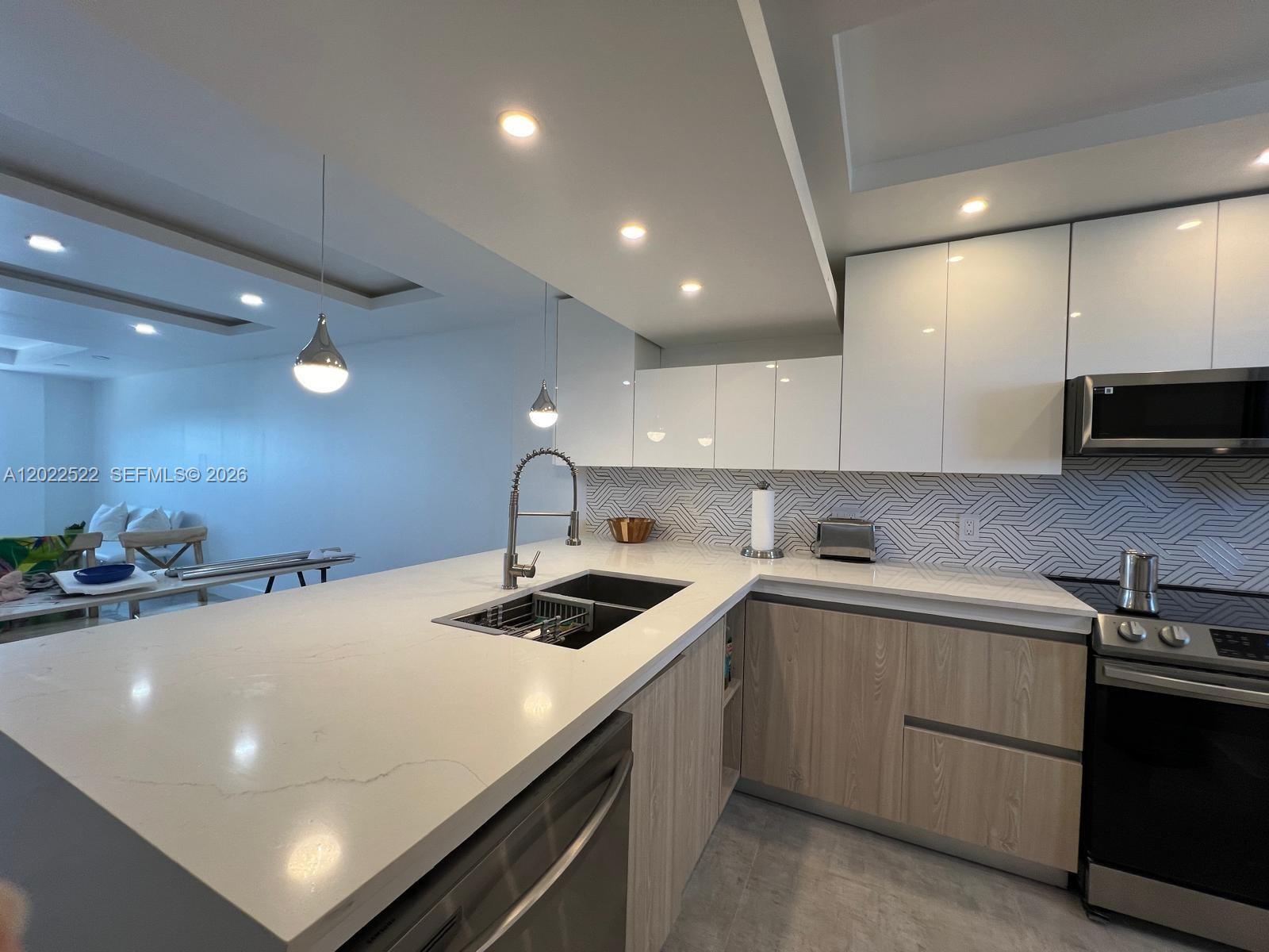 ISLAND SHORES CONDO - Residential