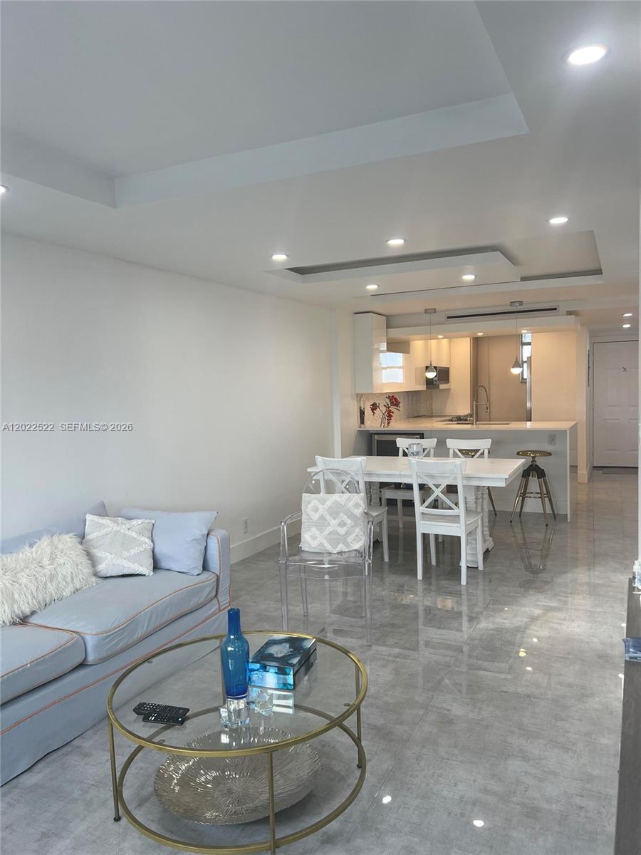 ISLAND SHORES CONDO - Residential