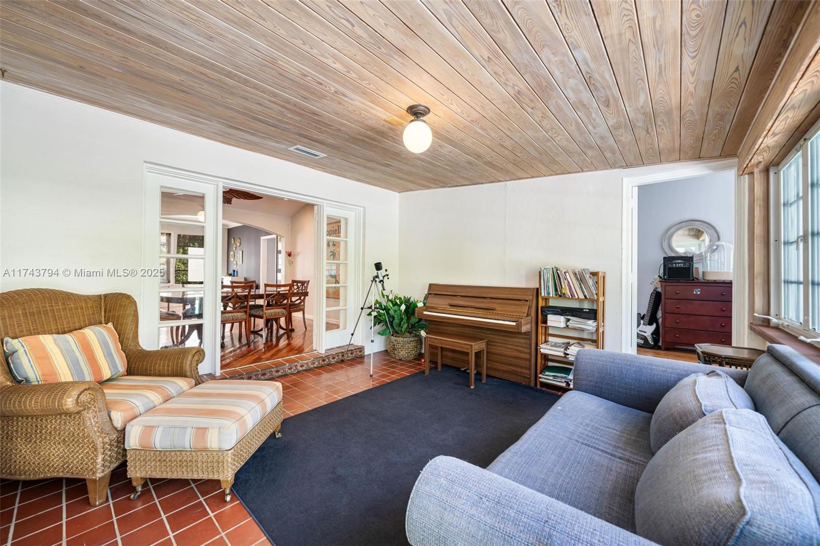 NAUTILUS EXTENSION 4TH - Residential