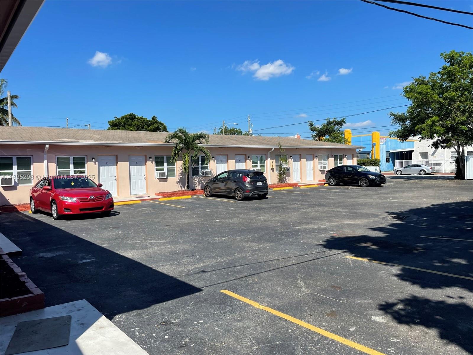 LAWRENCE ESTATES LAND COS - Residential Lease