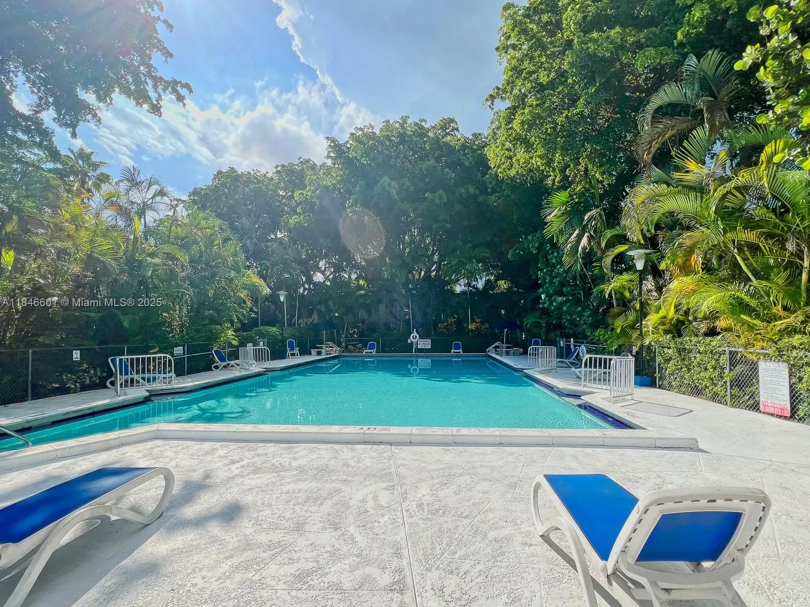 Miami, Florida 33143, United States, 1 Bedroom Bedrooms, ,1 BathroomBathrooms,Residential,Active,179117