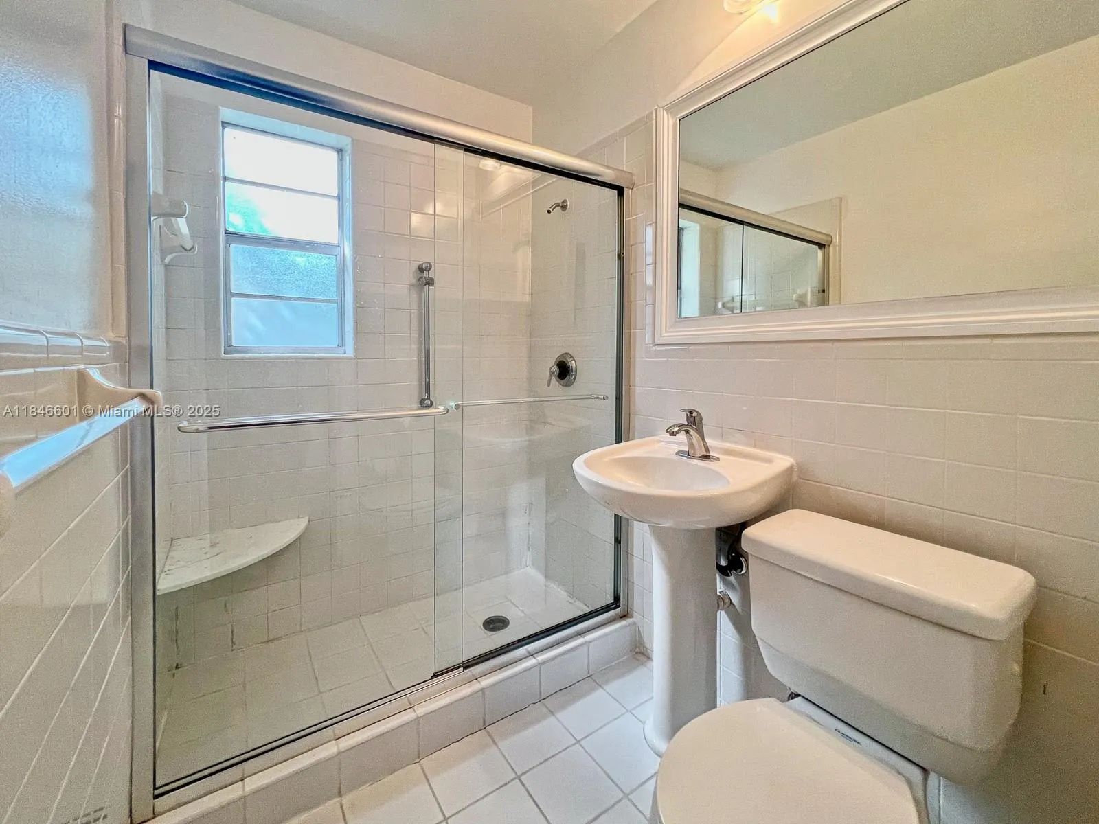 Miami, Florida 33143, United States, 1 Bedroom Bedrooms, ,1 BathroomBathrooms,Residential,Active,179117