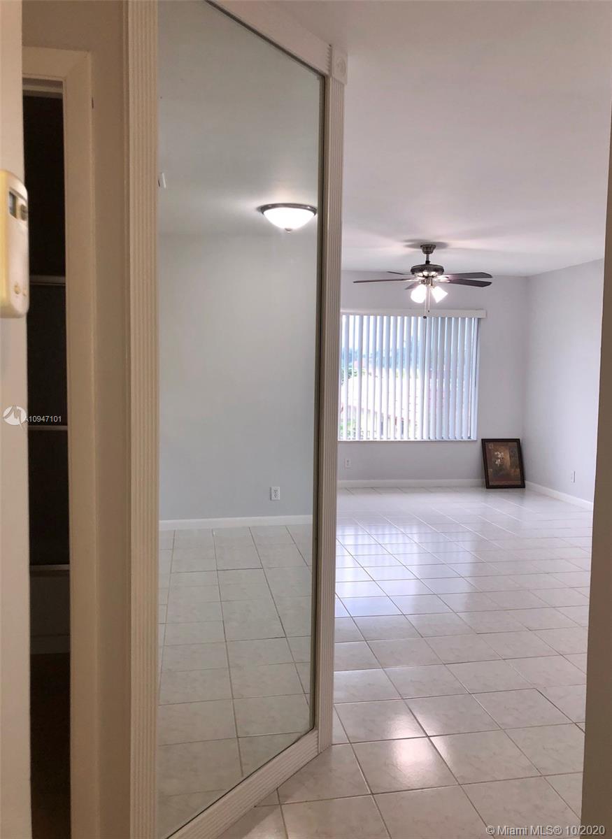 COUNTRY GARDENS CONDO - Residential