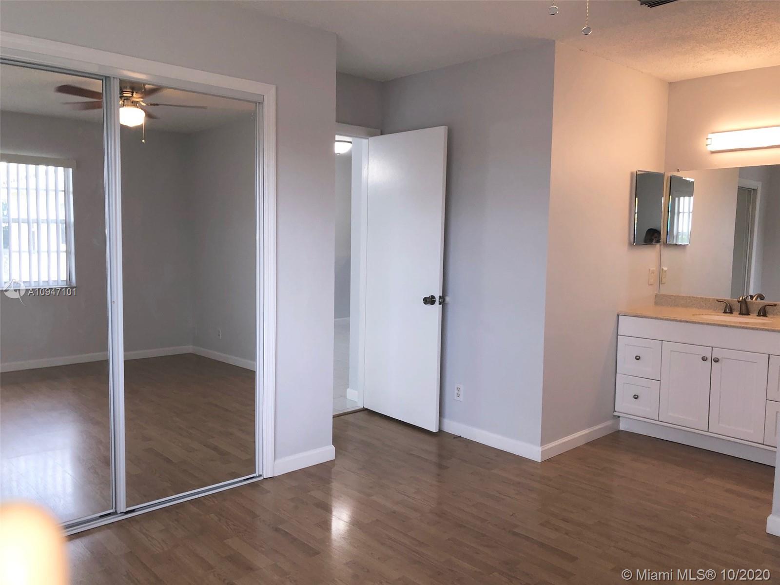 COUNTRY GARDENS CONDO - Residential