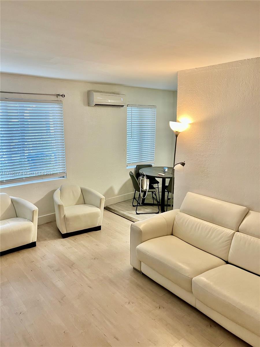 Don't miss this comfortable and bright unit in the heart of Miami Beach, two blocks from the beautiful Florida Beaches. New Floor, impact windows, building under renovation, which gives it greater potential. Excellent tenants, good return on investment.