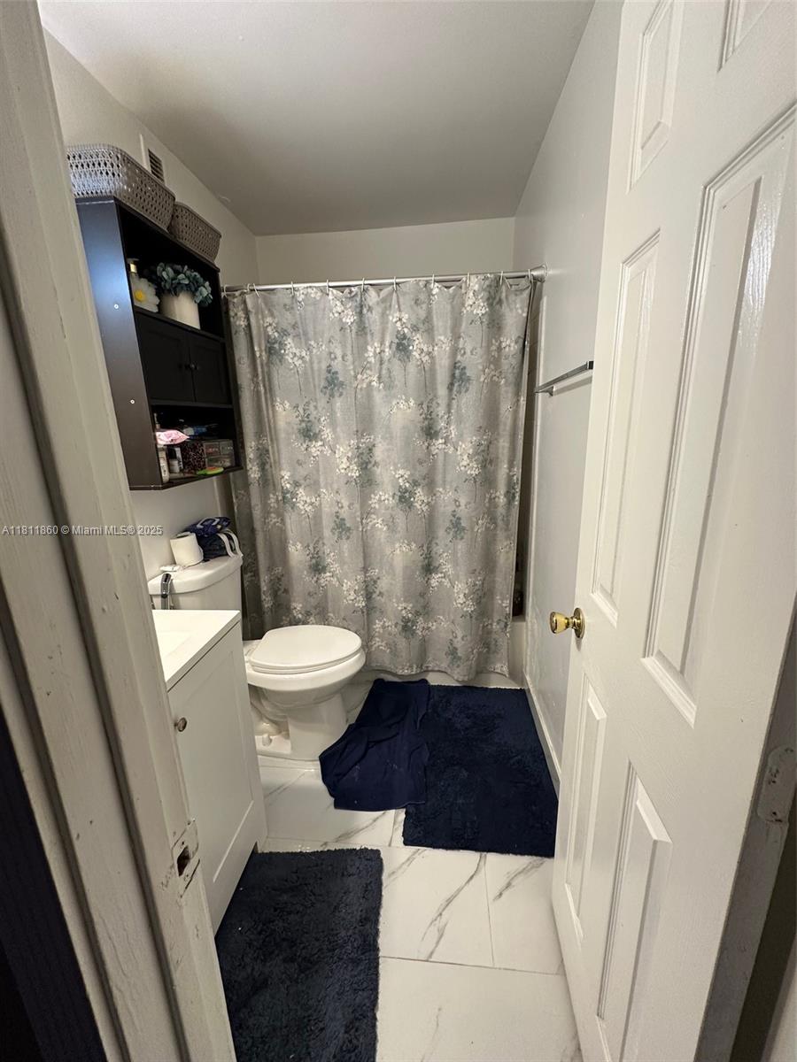 CARIBBEAN GARDENS CONDO - Residential Lease