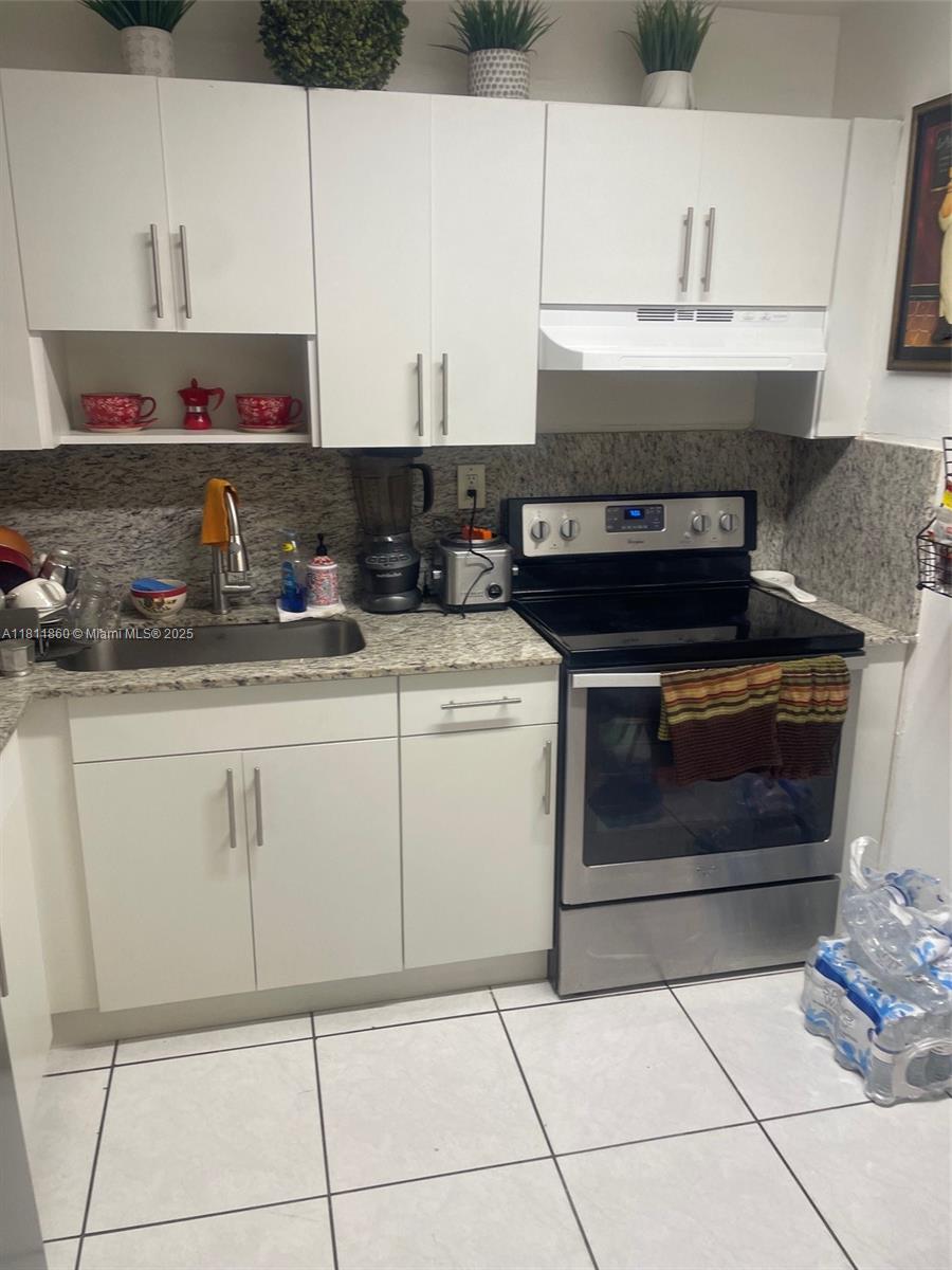 Rental Property at Address Not Disclosed, Miami, Broward County, Florida - Bedrooms: 1 
Bathrooms: 2  - $1,800 MO.