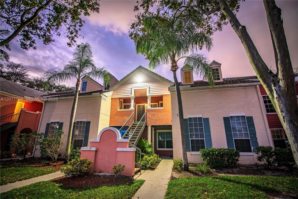 Photo of 1011 Crystal Way #D, Delray Beach, FL 33444 (MLS # A12011764)