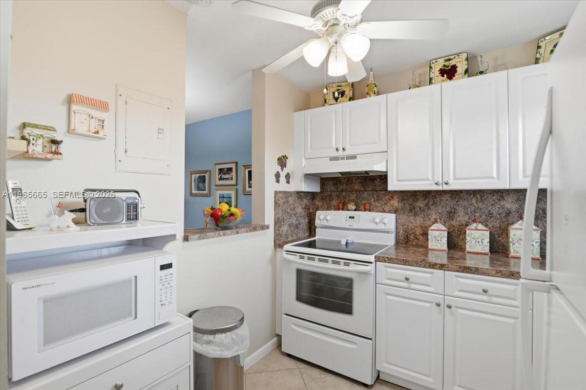 SUNRISE LAKES 154 CONDO - Residential