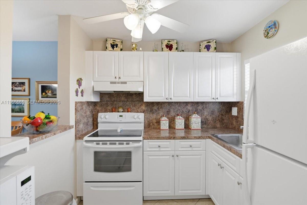 SUNRISE LAKES 154 CONDO - Residential