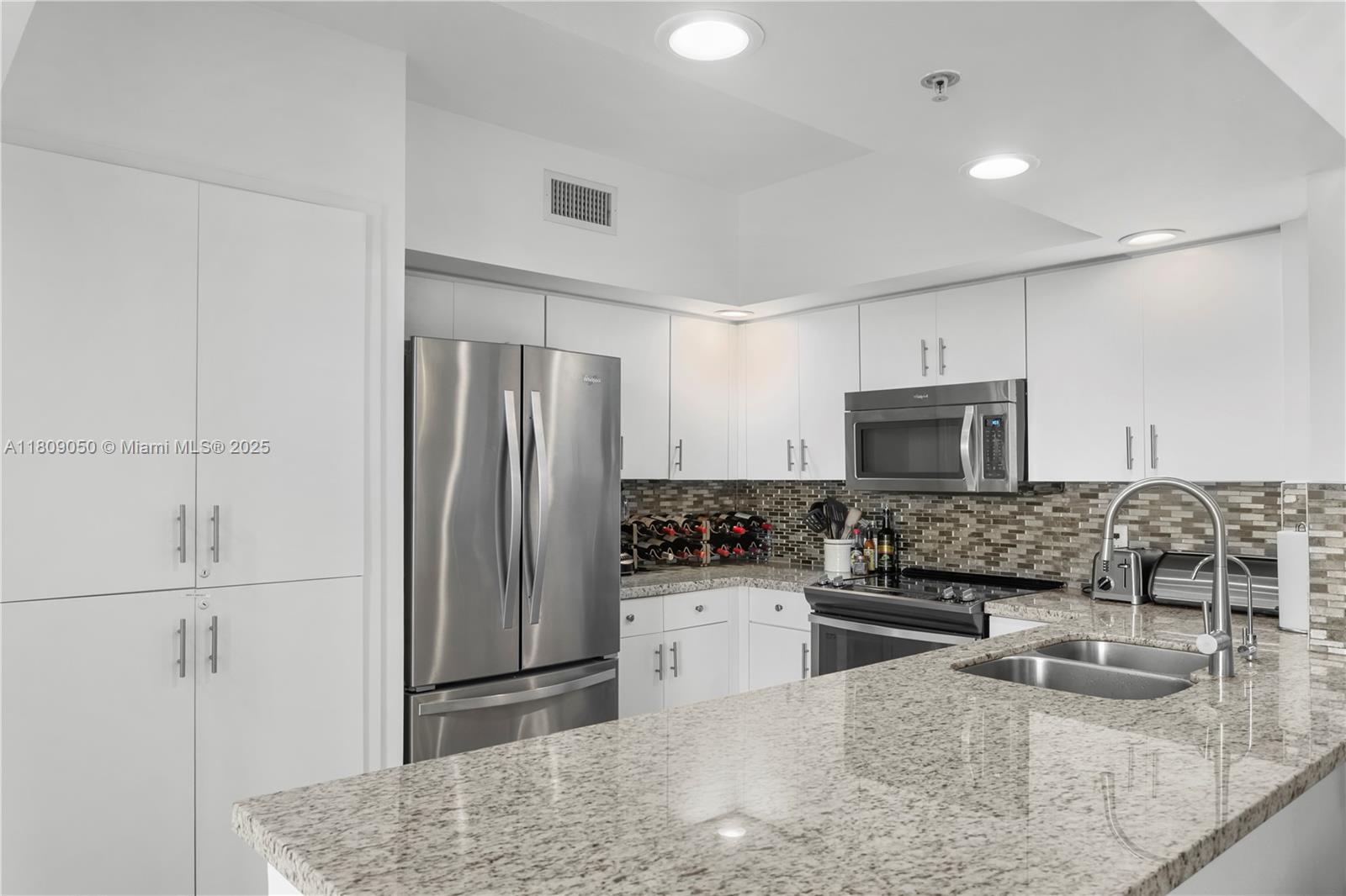 WAVERLY AT LAS OLAS CONDO - Residential