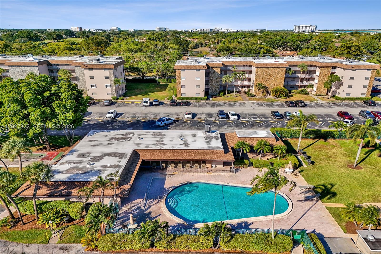 ARROWHEAD CONDO NO III - Residential