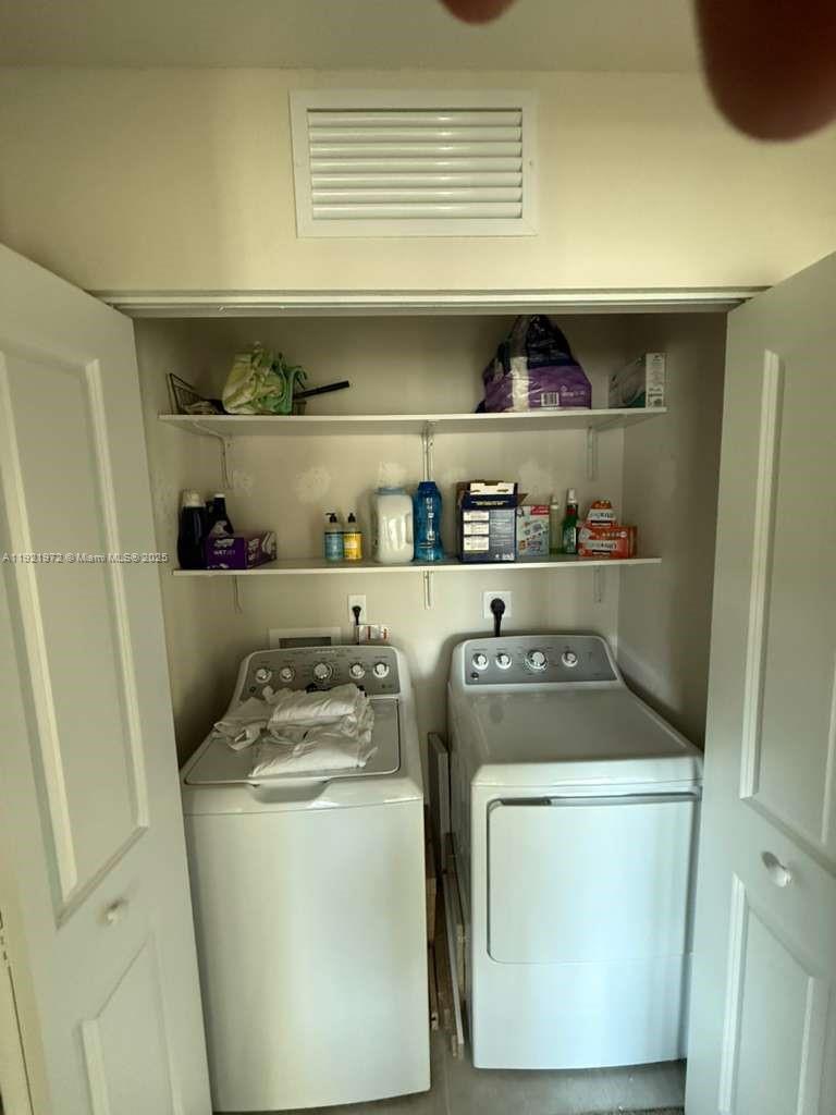 COSTA BLANCA VILLAS - Residential Lease