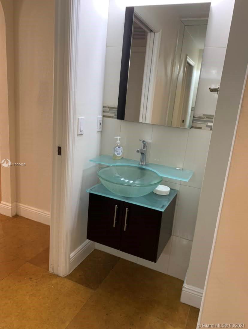 DORAL LANDINGS EAST - Residential Lease