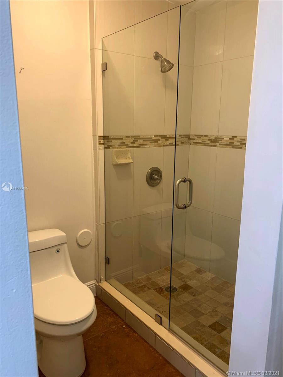 DORAL LANDINGS EAST - Residential Lease