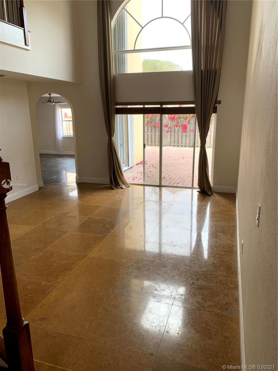 DORAL LANDINGS EAST - Residential Lease