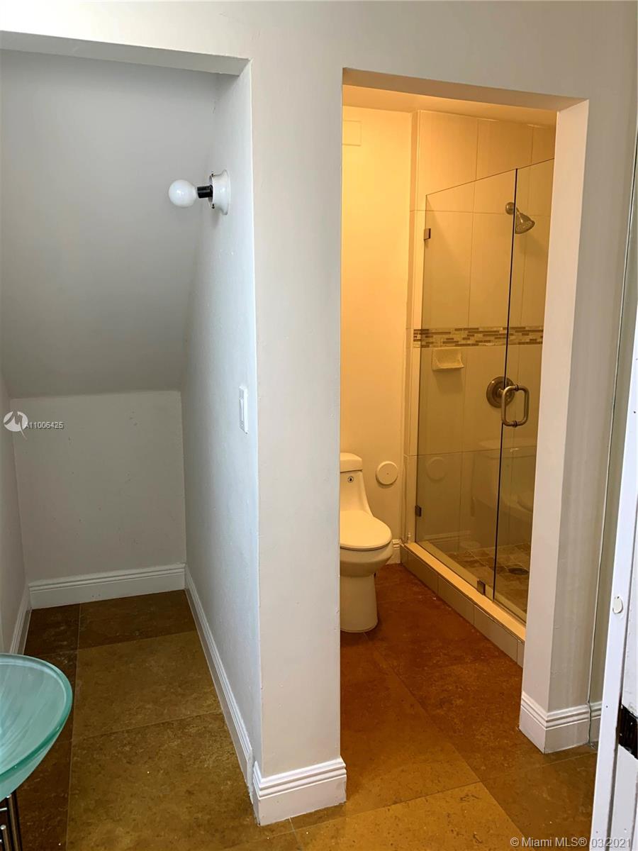 DORAL LANDINGS EAST - Residential Lease