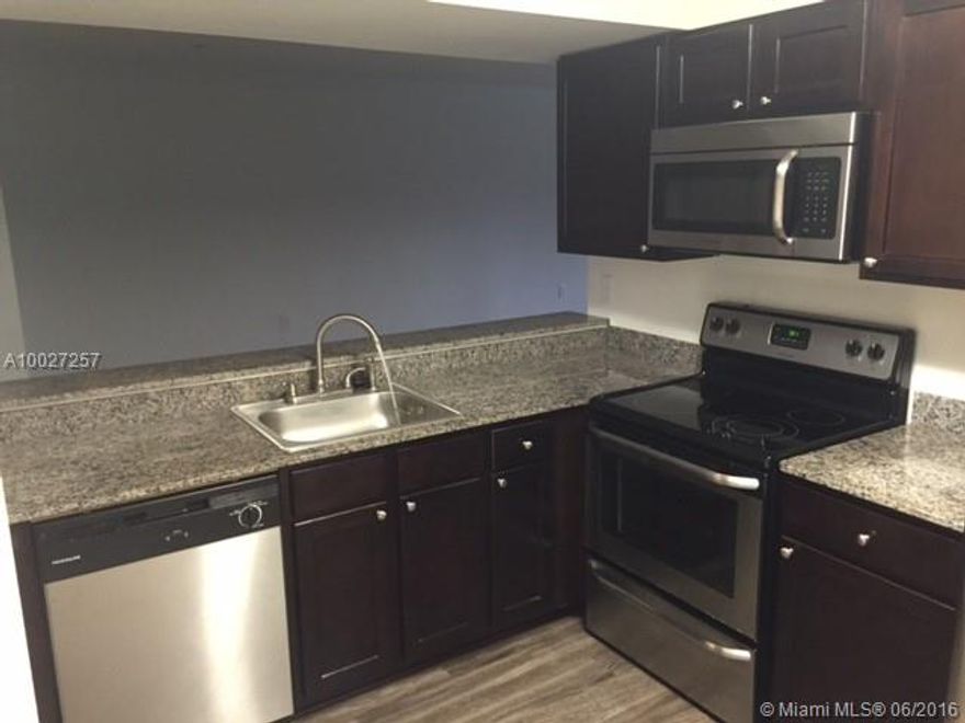 Warmed  Unit remodeled bright Stainless steel appliances Wood Kitchen cabinets,  well-lit & engaging granite counter top in kitchen & bathrooms laminated kindly maroon flooring & Screened Patio  New AC upgrade development. Calm familiar excellent neighborhood Easy to show. Fast HOA approval Excellent & fast for U as professional agent & your customer. Thank U for show our listings. Near tasting Rest, schools, expressway Malls & MUCH More