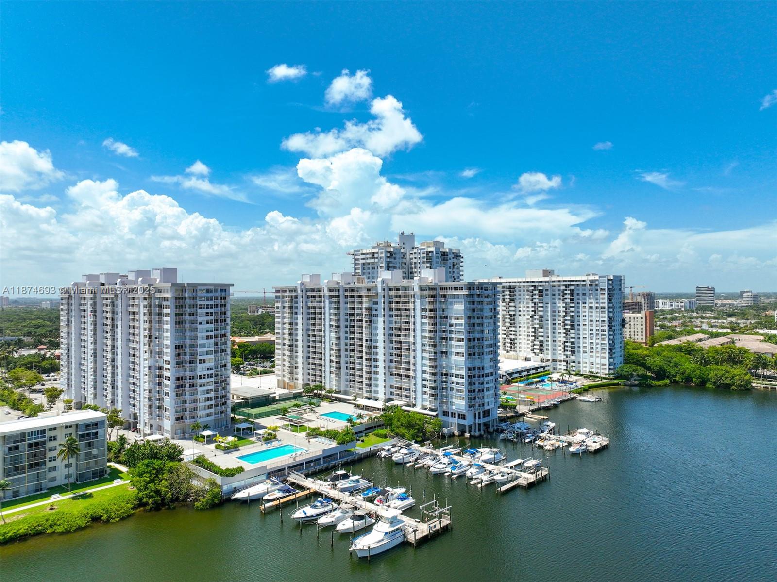 DEL PRADO MARINA - Residential