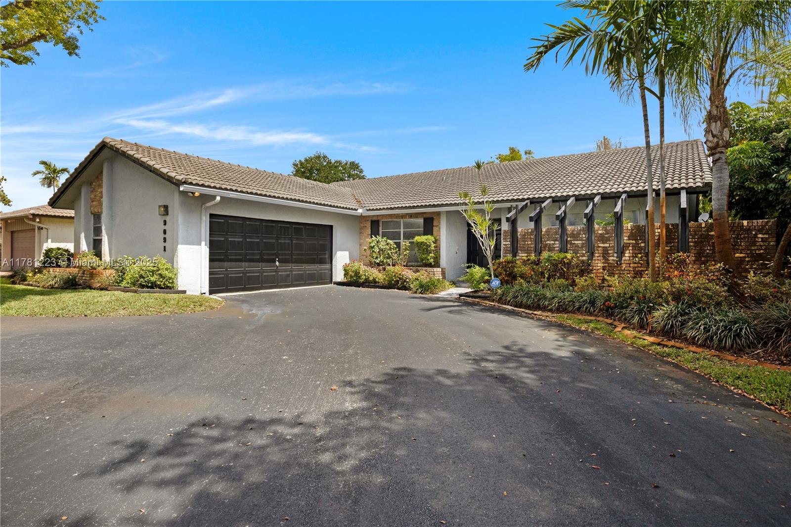 9091 Nw 12th St, Plantation, Miami-Dade County, Florida - 4 Bedrooms  
2 Bathrooms - 