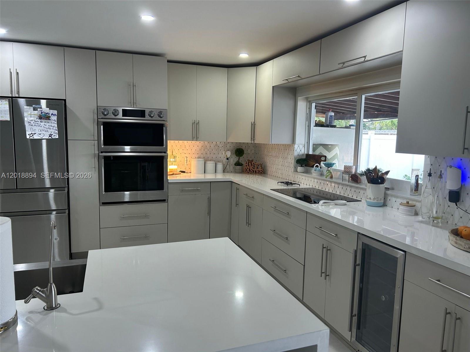 TAMIAMI LAKES SEC 4 - Residential