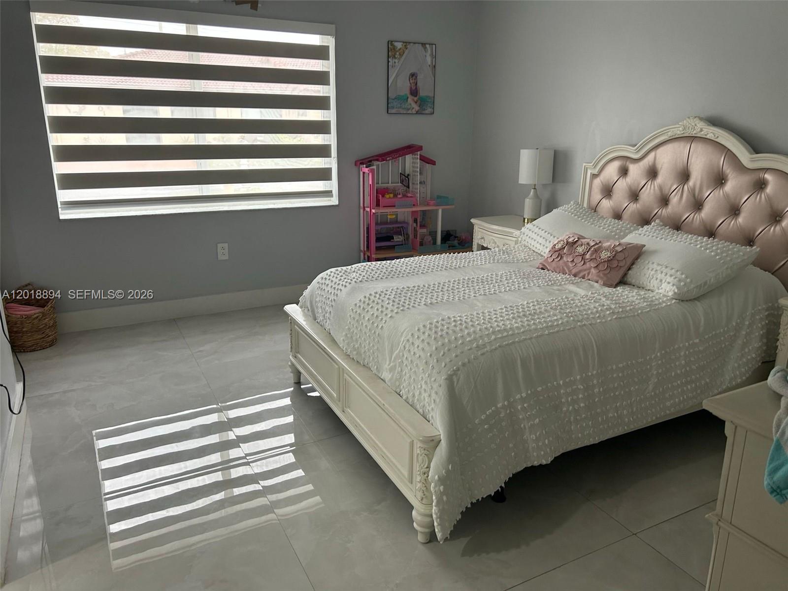 TAMIAMI LAKES SEC 4 - Residential