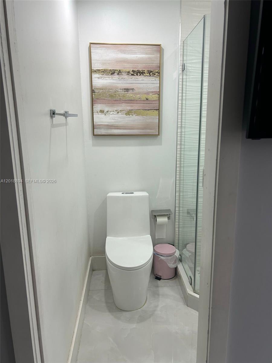 TAMIAMI LAKES SEC 4 - Residential