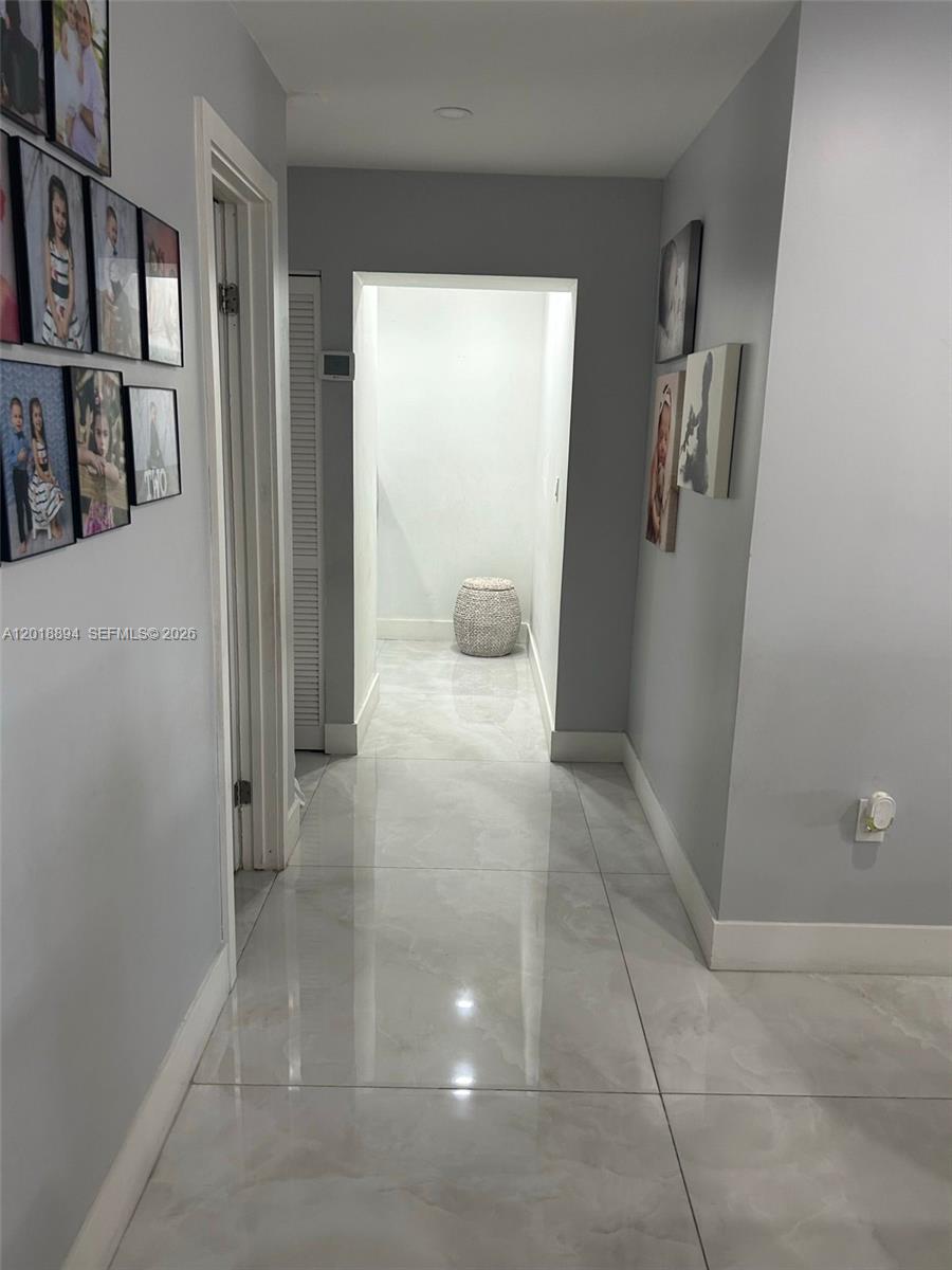 TAMIAMI LAKES SEC 4 - Residential