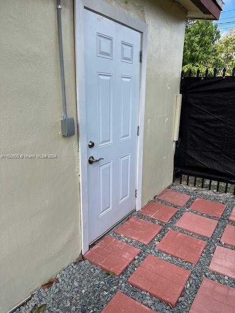 Conveniently located, beautiful efficiency with private entrance. One bedroom one bath with eat in kitchen. Utilities are included (water, electricity and internet). Assigned parking space. Easy to show and ready to move in. No smoking.
