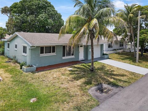 Single Family Residence in Tamarac FL 4714 50th St St 25.jpg