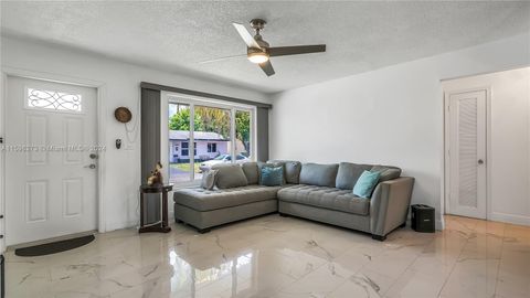 Single Family Residence in Tamarac FL 4714 50th St St 3.jpg