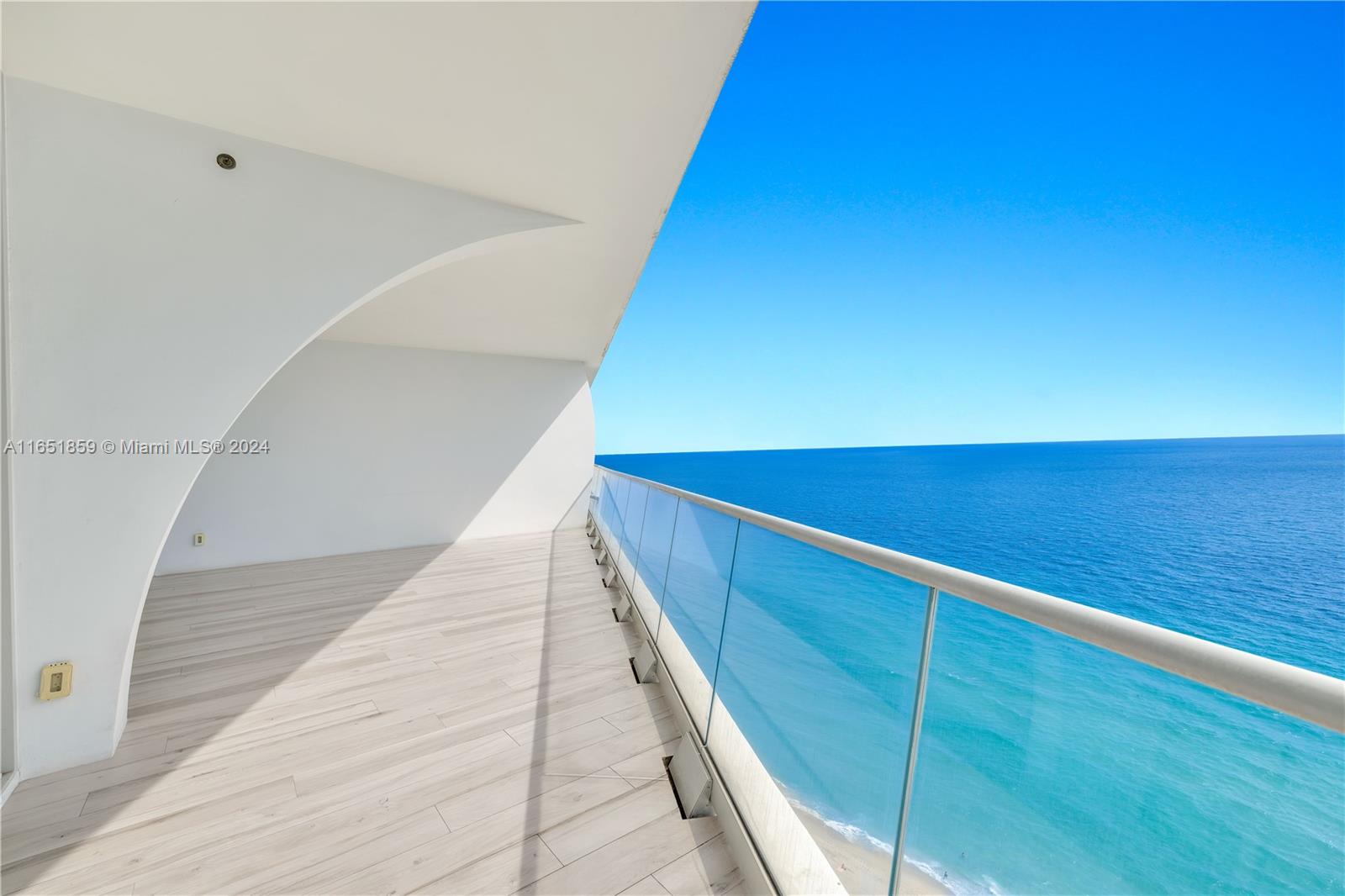 JADE SIGNATURE CONDO - Residential