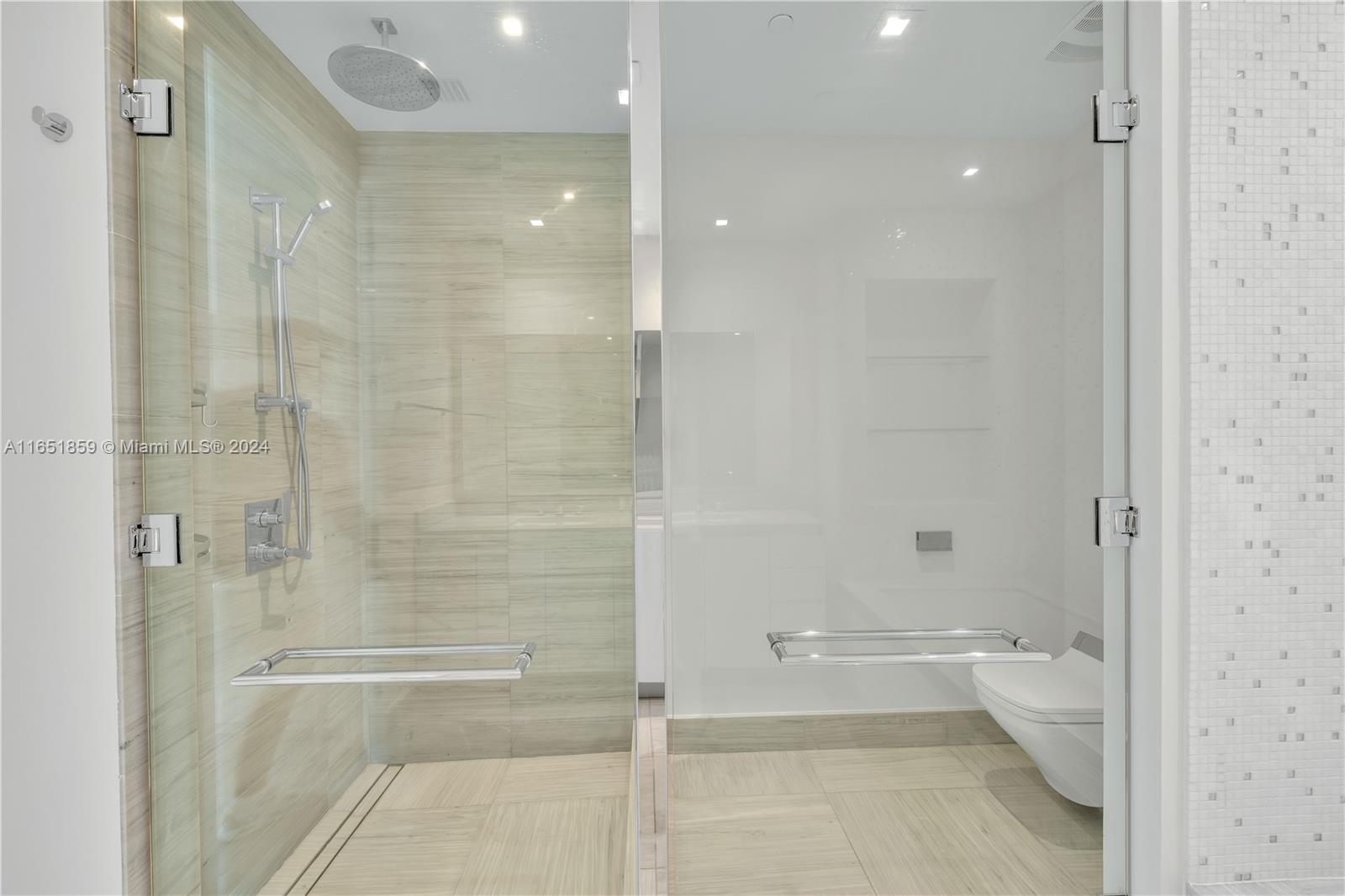 JADE SIGNATURE CONDO - Residential