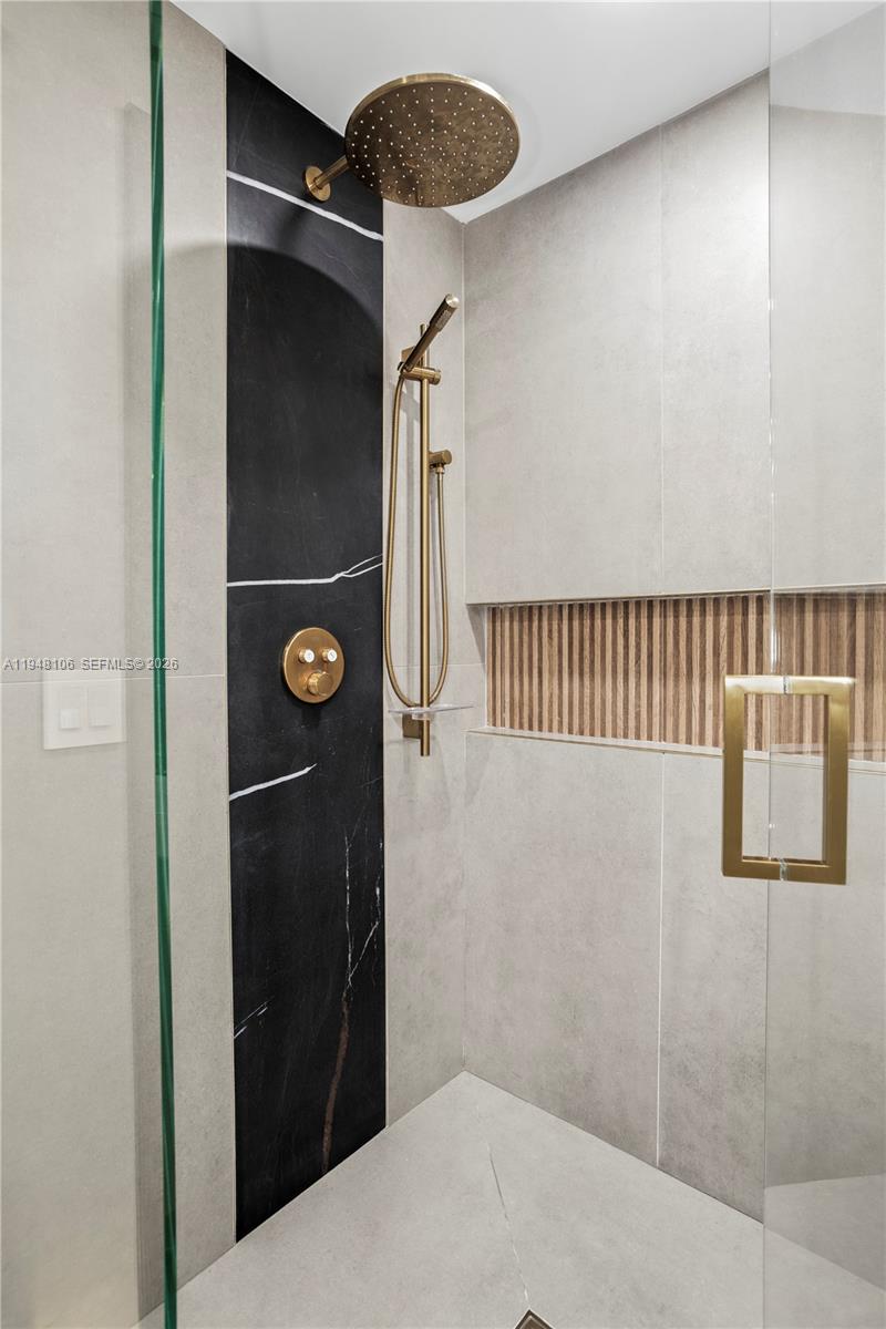 AVENTURA MARINA CONDO NUM - Residential