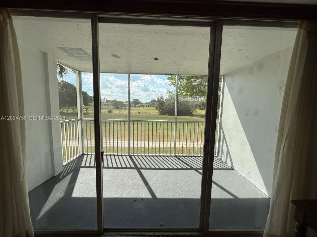 NO 19 PALM-AIRE COUNTRY C - Residential